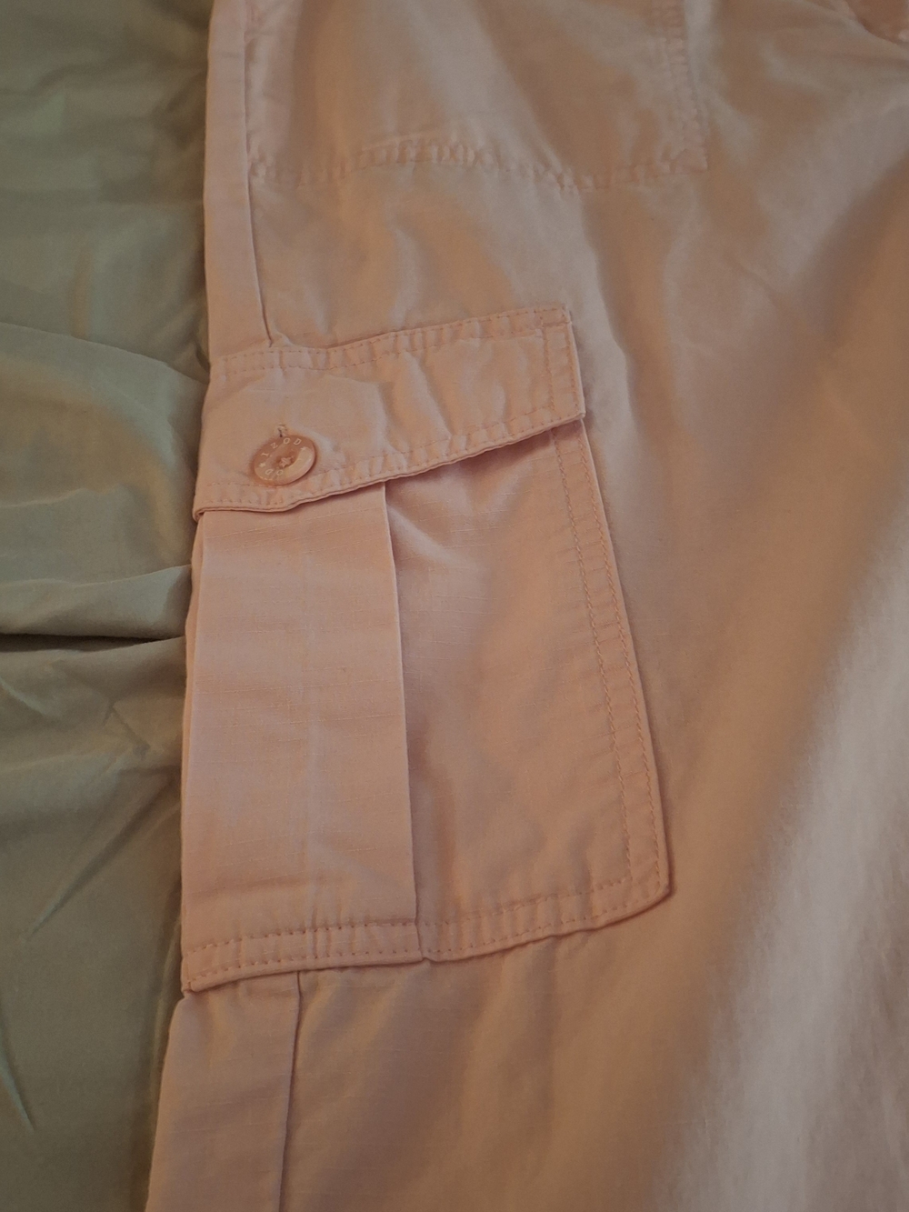 IZOD Women’s Pink Cargo Capris Pants - Picture 5 of 9